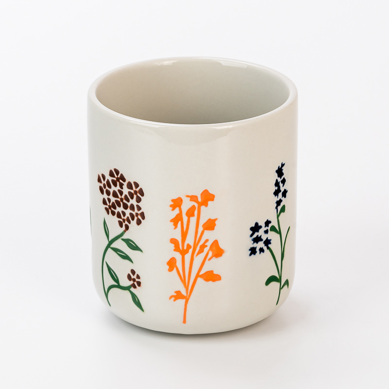 Wholesale 177ml Glossy White Embossed Design with Ceramic Candle Vessels