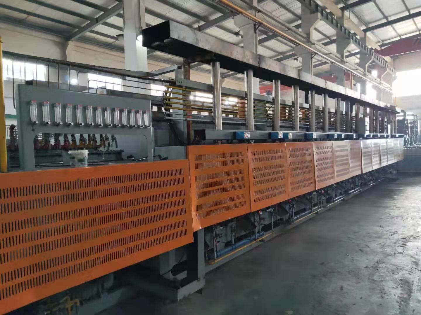 Four continu industriel de ceinture de maille de four de traitement thermique