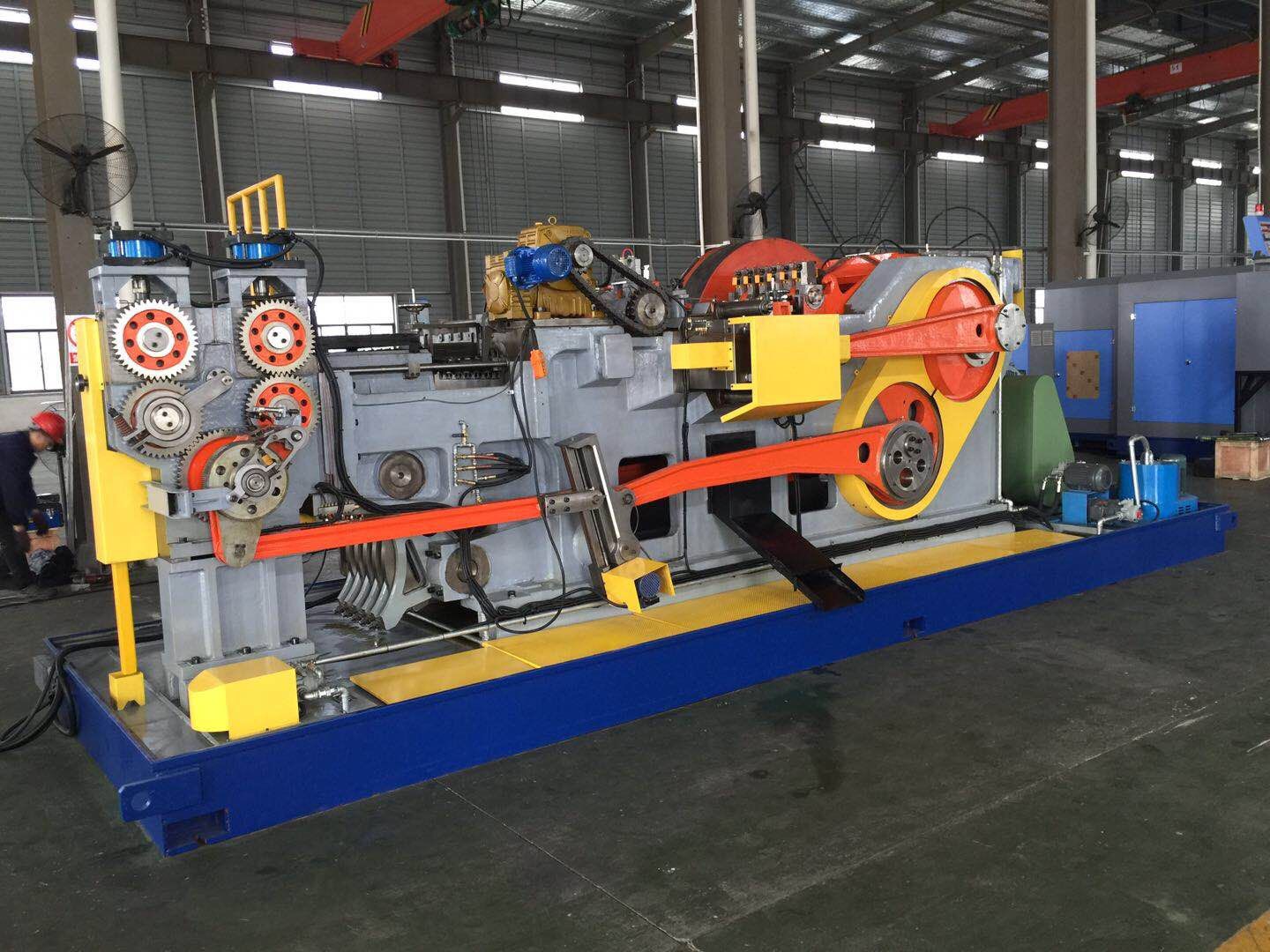 Máquina de forja en frío de máquina de pernos de venta directa de fábrica de fuerza de fuente con perno de nuevo diseño