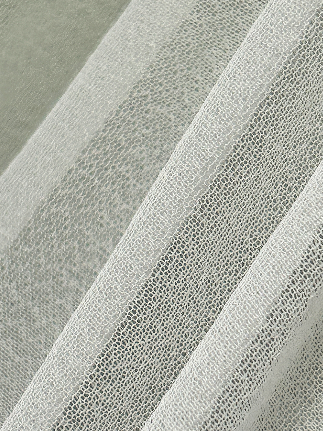 Why Do Knit Sweater Necklines Stretch Out After Washing?