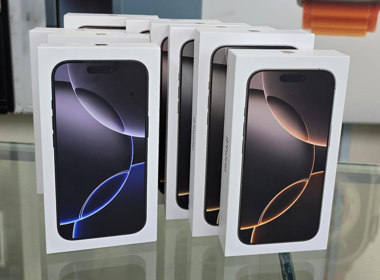 iPhone 16 Pro Max with 1 physical SIM and 1 eSim