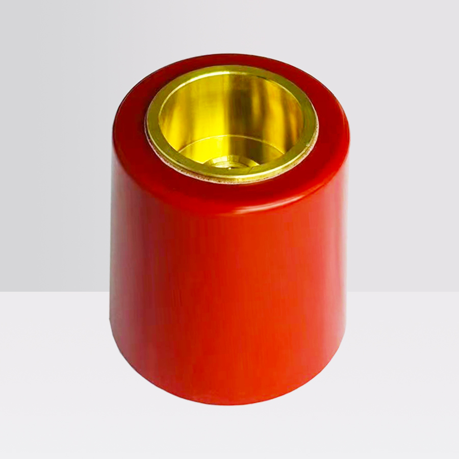 Insulating plug (for cable accessory installation)