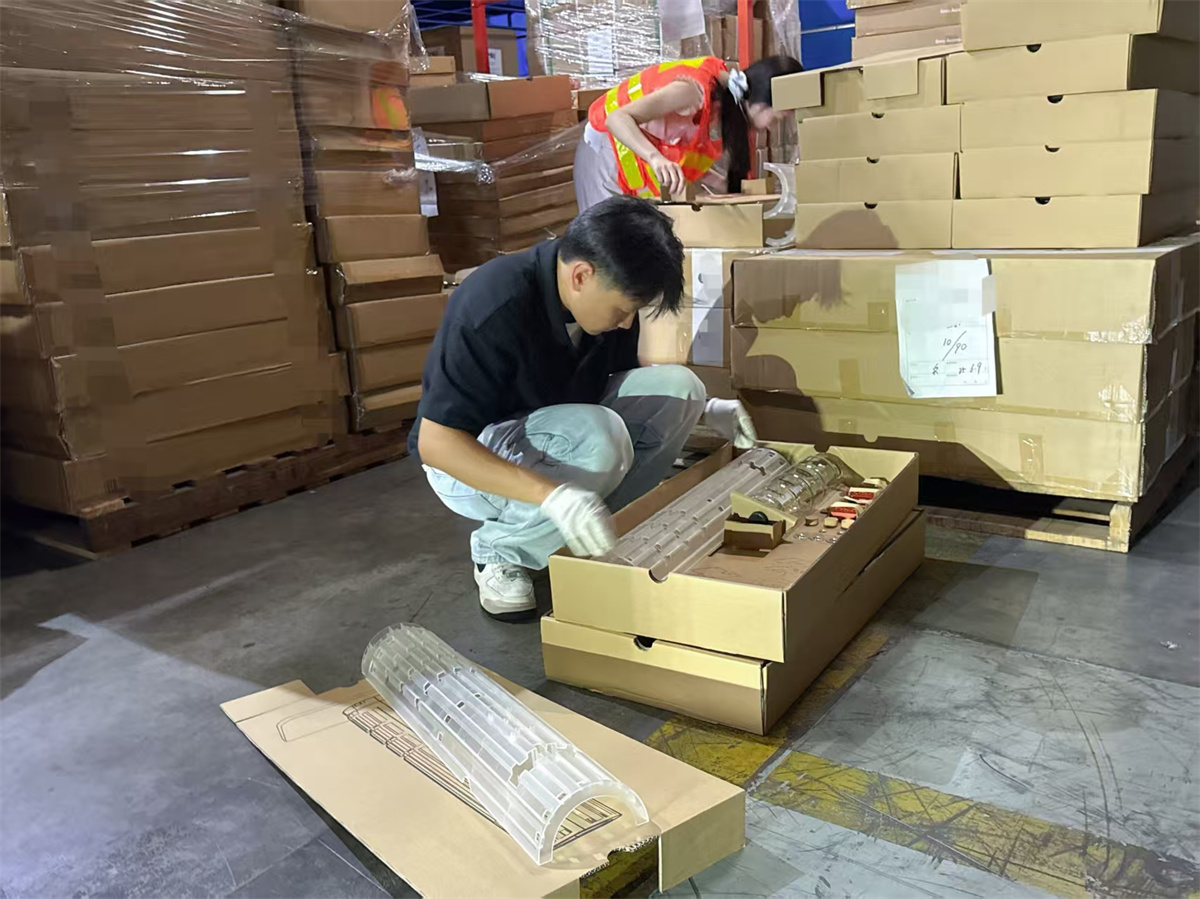 Air freight to UAE, urgent order accelerated, capacity customization, e-commerce industrial goods