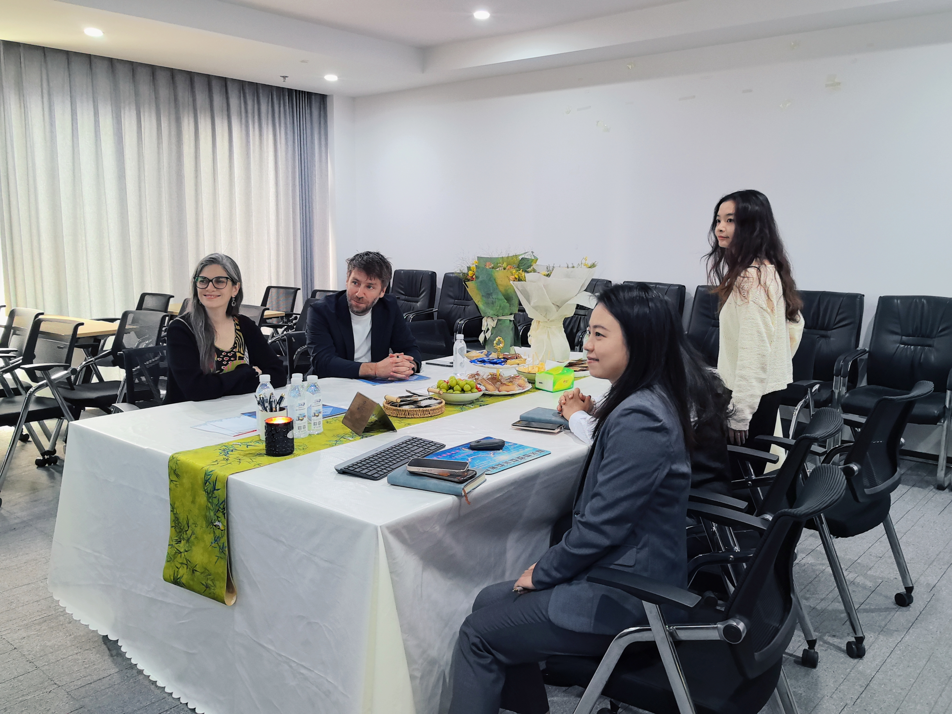 मध्य पूर्व के लिए किफायती लागत प्रभावी हवाई माल ढुलाई, संयुक्त अरब अमीरात के लिए थोक कार्गो के लिए प्रतिस्पर्धी दरें