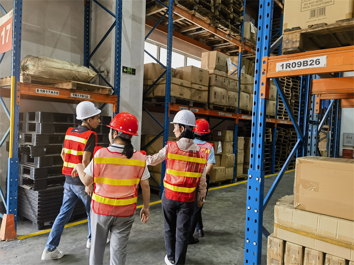 Evite las colas en el almacén con recogida prioritaria para el transporte DDP de China a Dubái