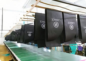 ファクトリーを飛行します