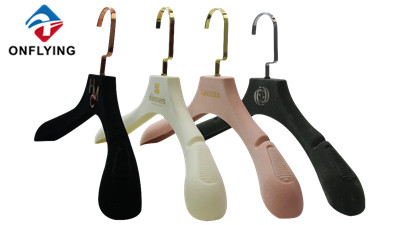 porcelana Colgador de terciopelo fabricante