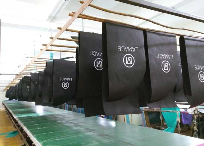 衣服バッグの生産