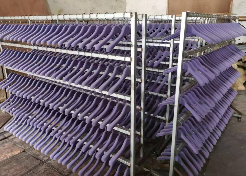 ベルベットハンガーの生産