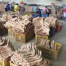 Producción de perchas de madera