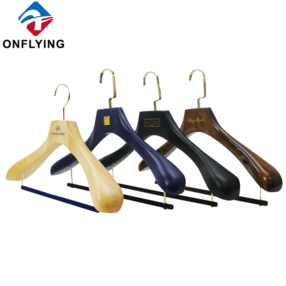 大型衣服豪华男人木制西装衣架工厂供应商