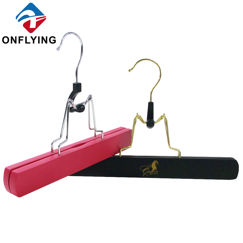 Extension de cheveux personnalisée de haute qualité Hangage d'usine de rangement de perruques en bois Fournisseur d'usine