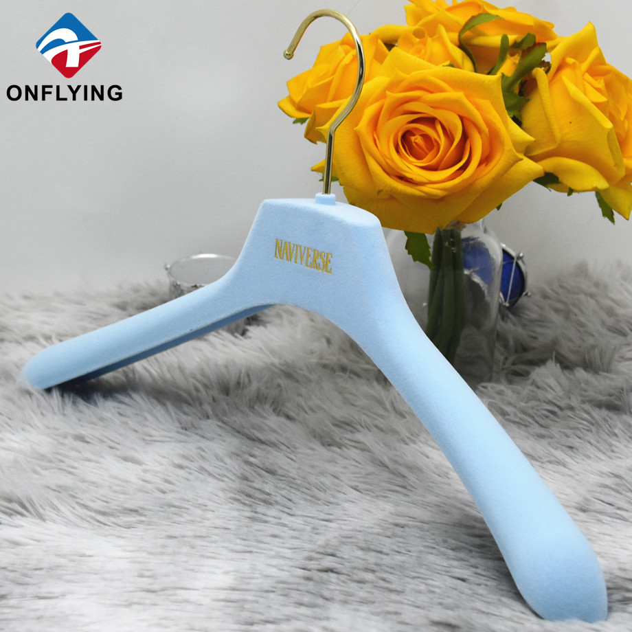 ホットスタンピングロゴカスタムブルーベルベットフィルックハンガーメーカーサプライヤー