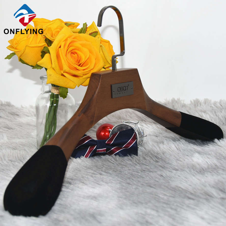 Velvet Custom Clothes Luxury Coat Hanger ผู้จำหน่ายโรงงานไม้