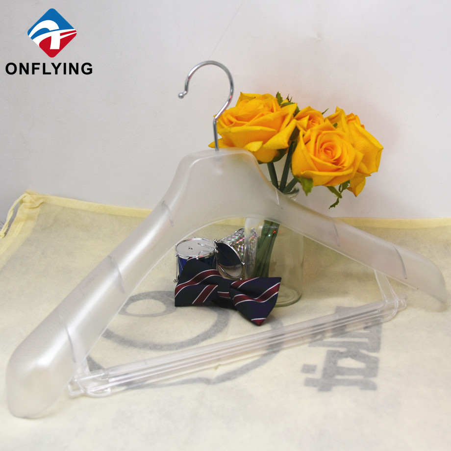 China Plastic Clothes Hanger