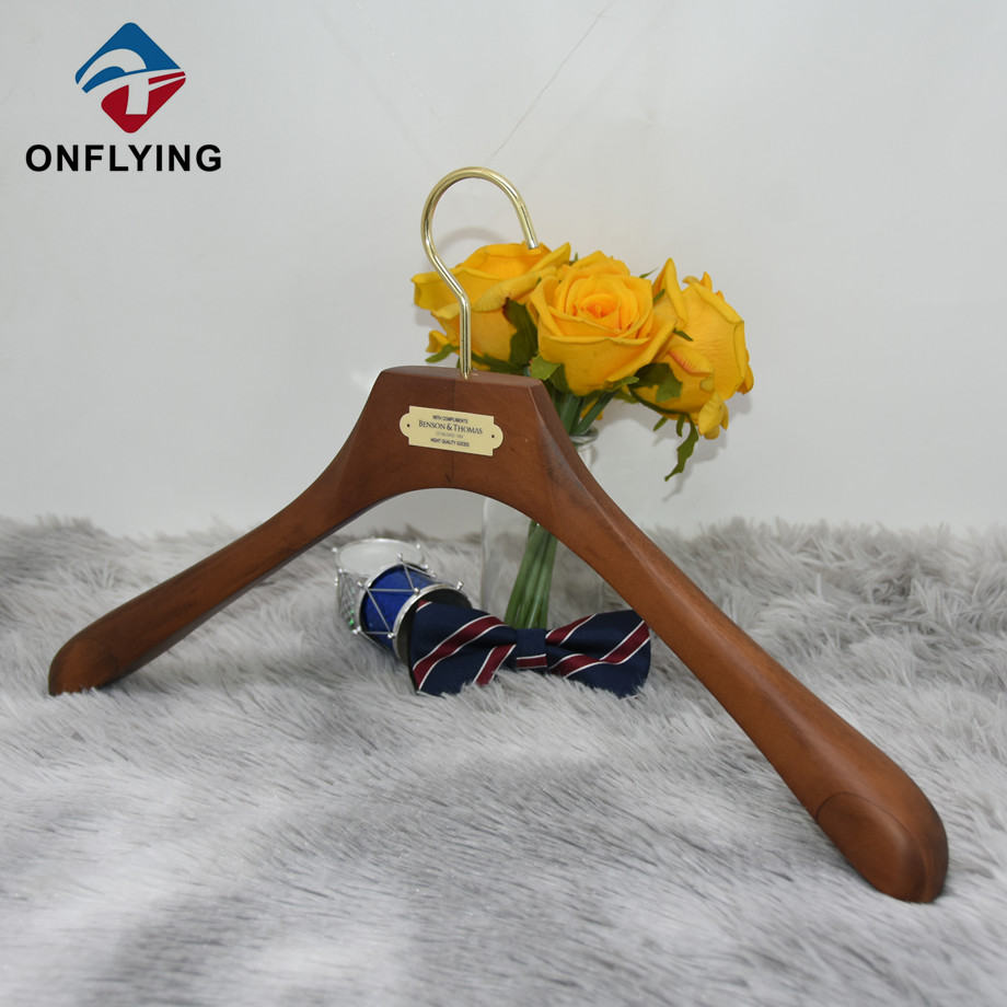 China Coat Wooden Hangers Factory