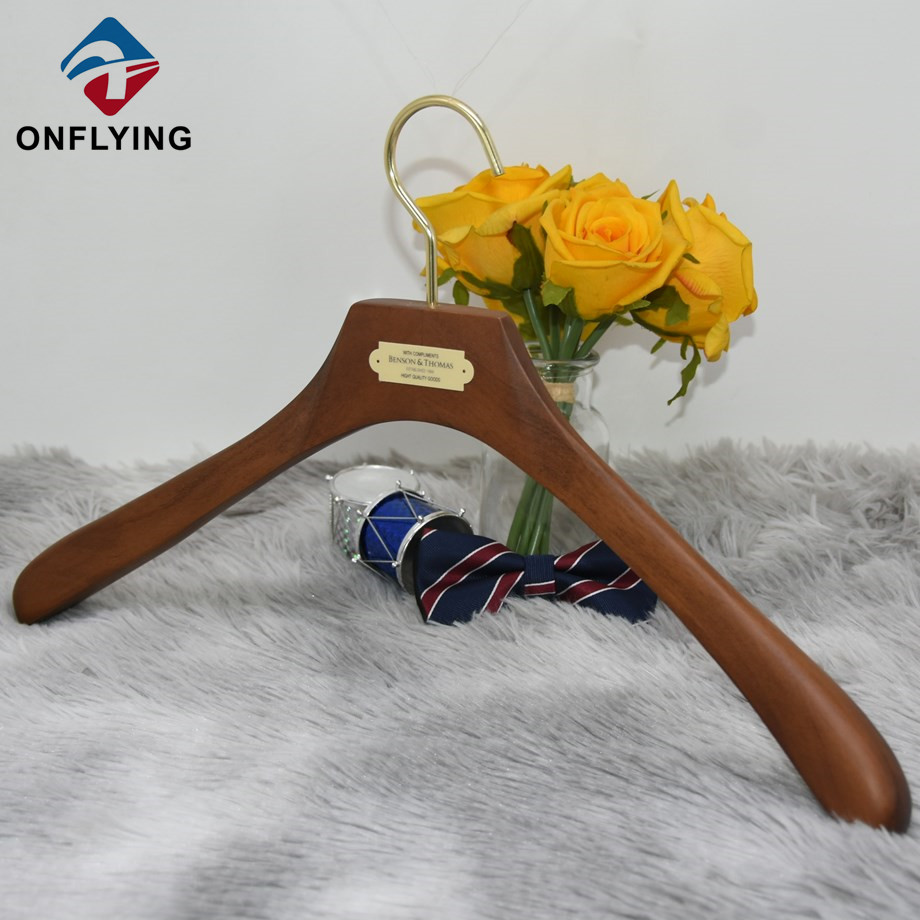 China Coat Wooden Hangers Factory