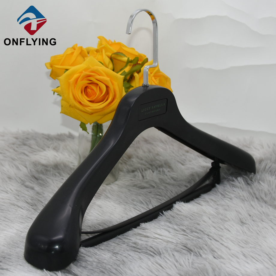 ホットセールパーソナライズされたブランドロゴスーツハンガープラスチック中国メーカー