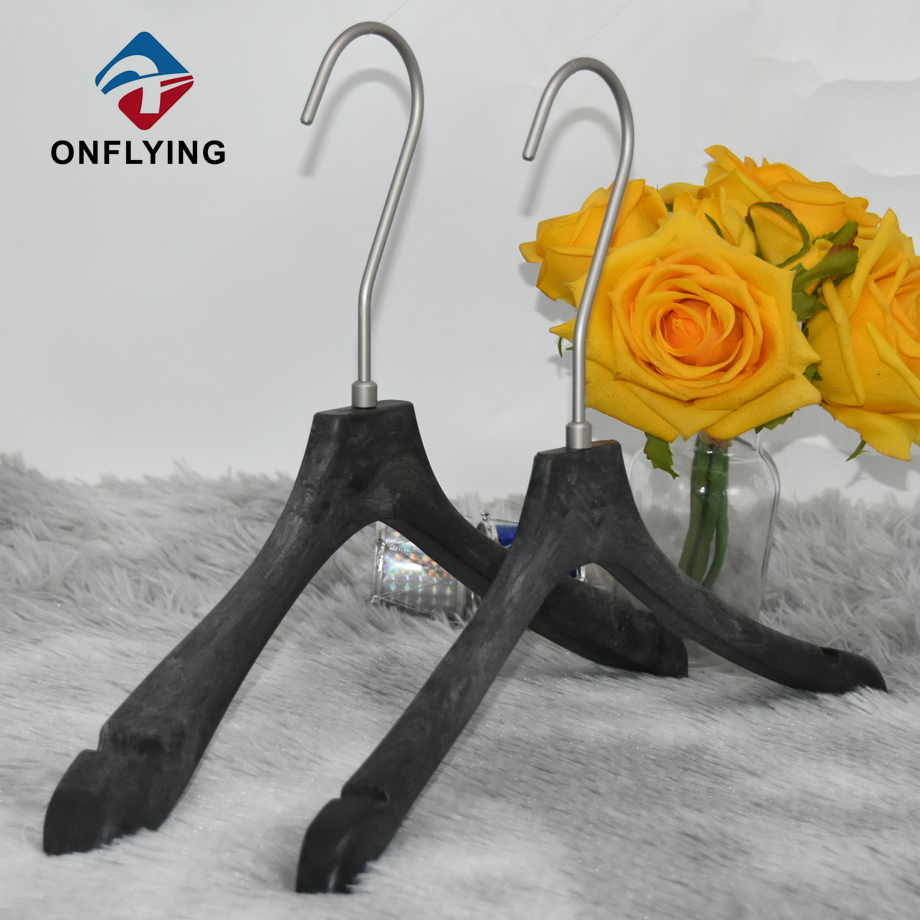 高級最高品質のヘビーデューティカスタマイズされたロゴブラック樹脂ドレスハンガー