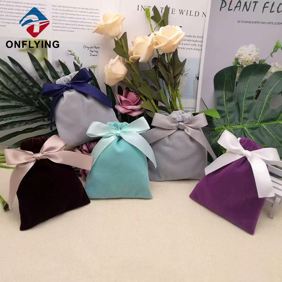 最高品質のカスタムカラフルなベルベットドローストリング化粧品バッグ中国サプライヤー