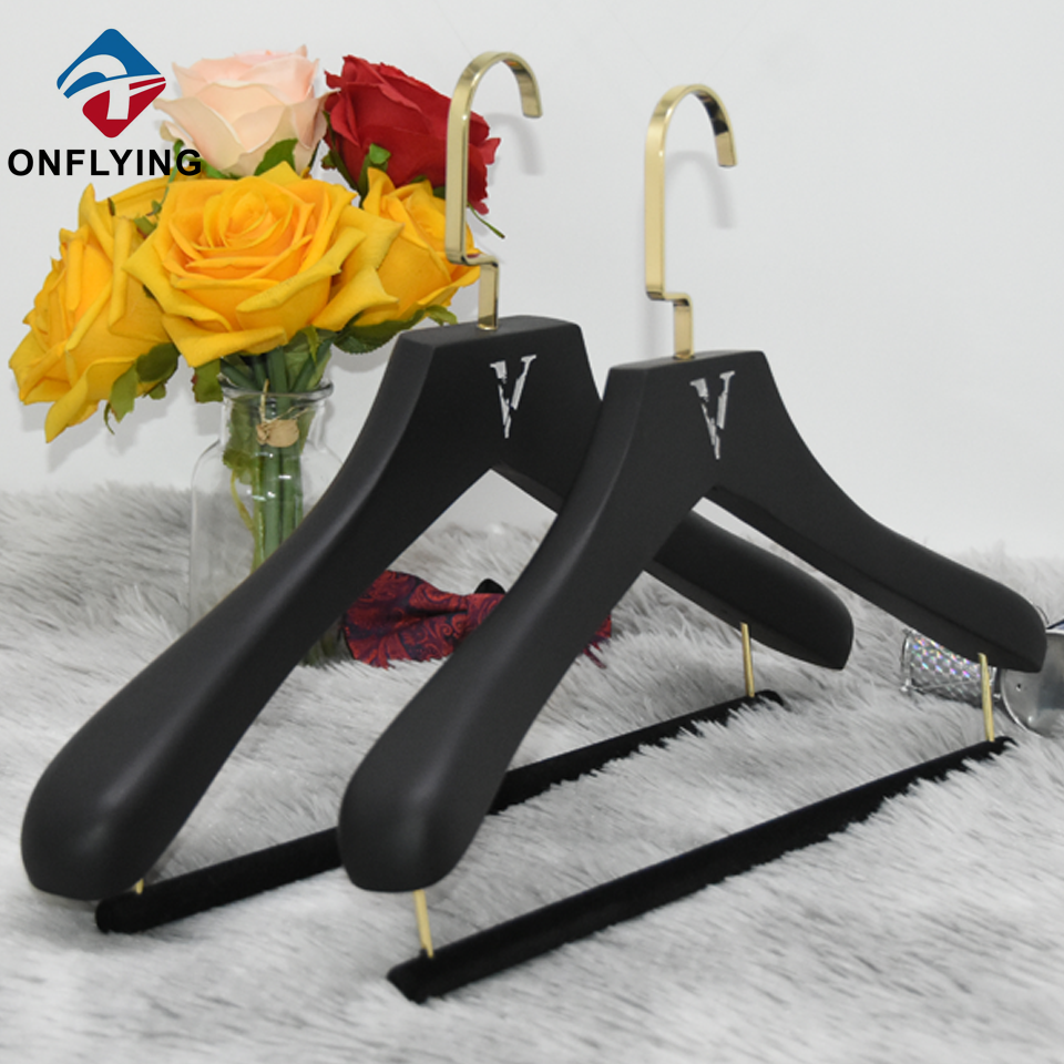 ハイエンドの高級ゴムコーティングされたカスタム木製ハンガー中国サプライヤー