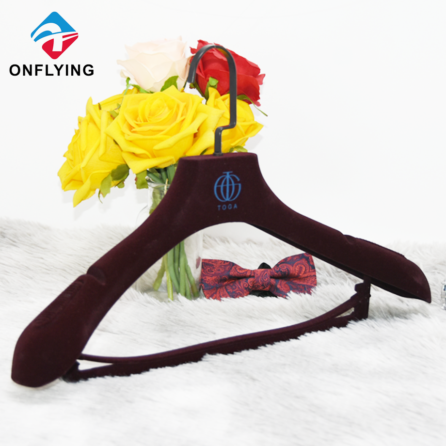 Luxury Durable With Velvet Bar Wine Red Plastic Suit Hanger China Supplier