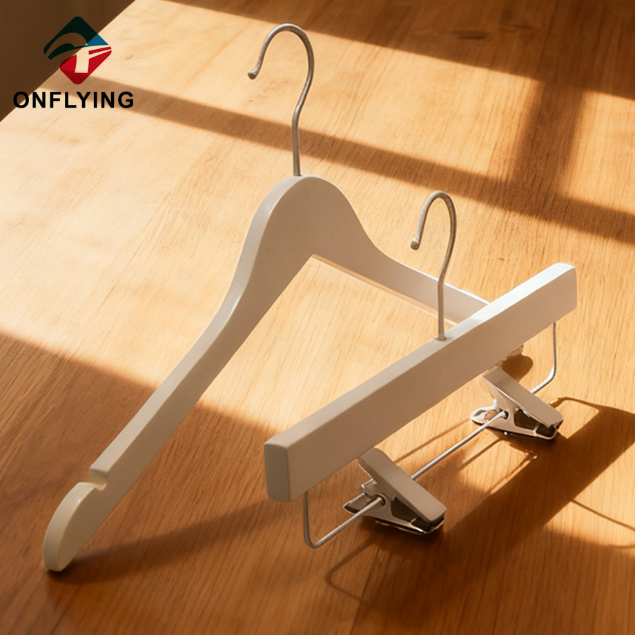 スタイリッシュなカスタム ロゴ ホワイト ブライダル ドレス パンツ セット ハンガー中国サプライヤー