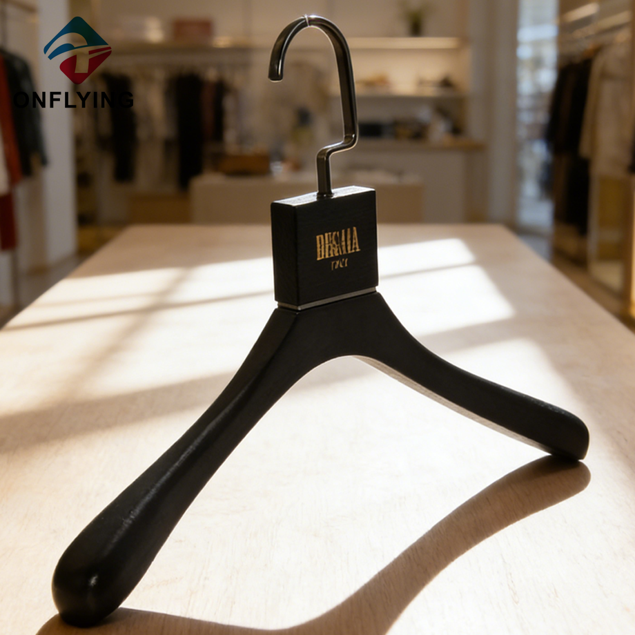 高級彫刻ゴールデン ロゴ Ashtree 木製コート ハンガー中国メーカー