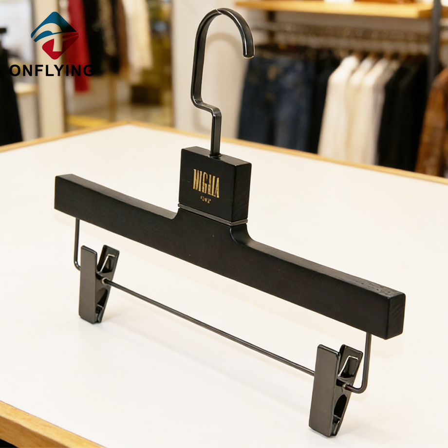 高級省スペースブラックアッシュツリーカスタム木製パンツハンガー中国工場