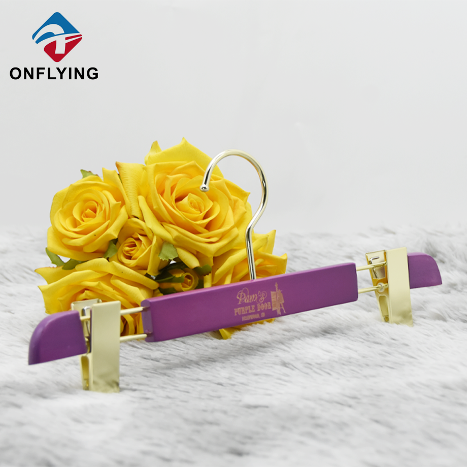 ブティック高品質パンツ用クリップ木製ハンガー中国メーカー