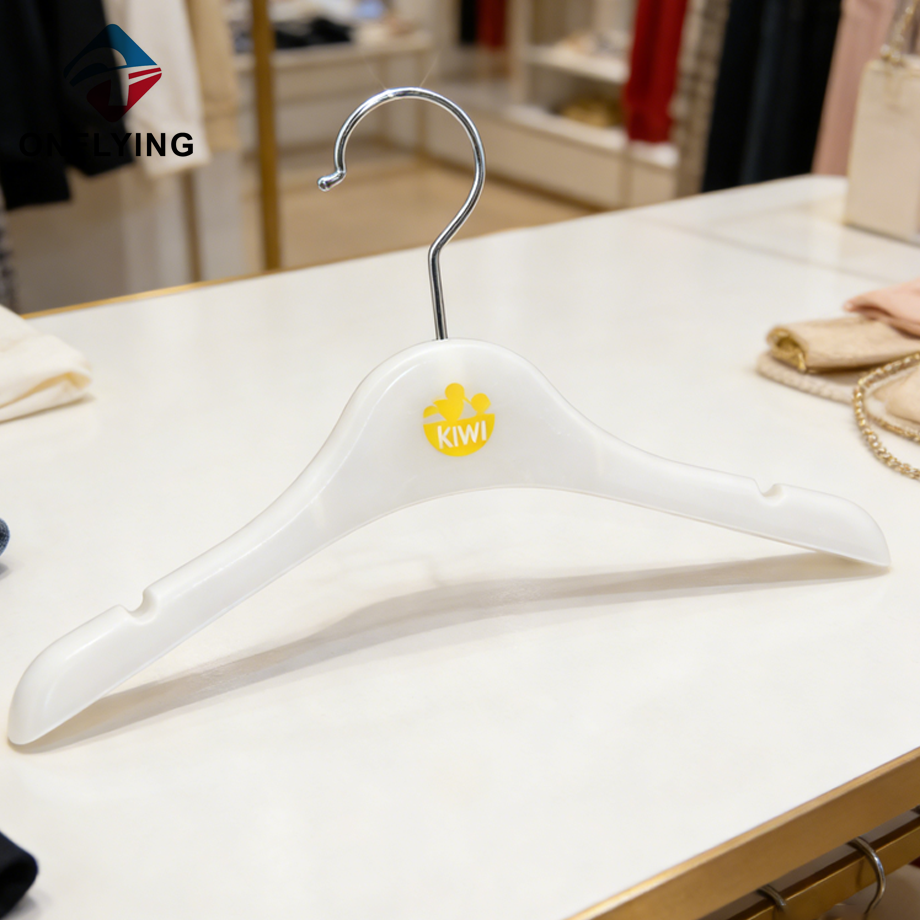 頑丈な滑り止めショルダー子供用小型プラスチック ハンガー中国サプライヤー