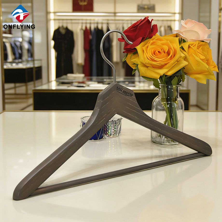 环保实用美学定制衬衫木衣架带木杆供应商中国