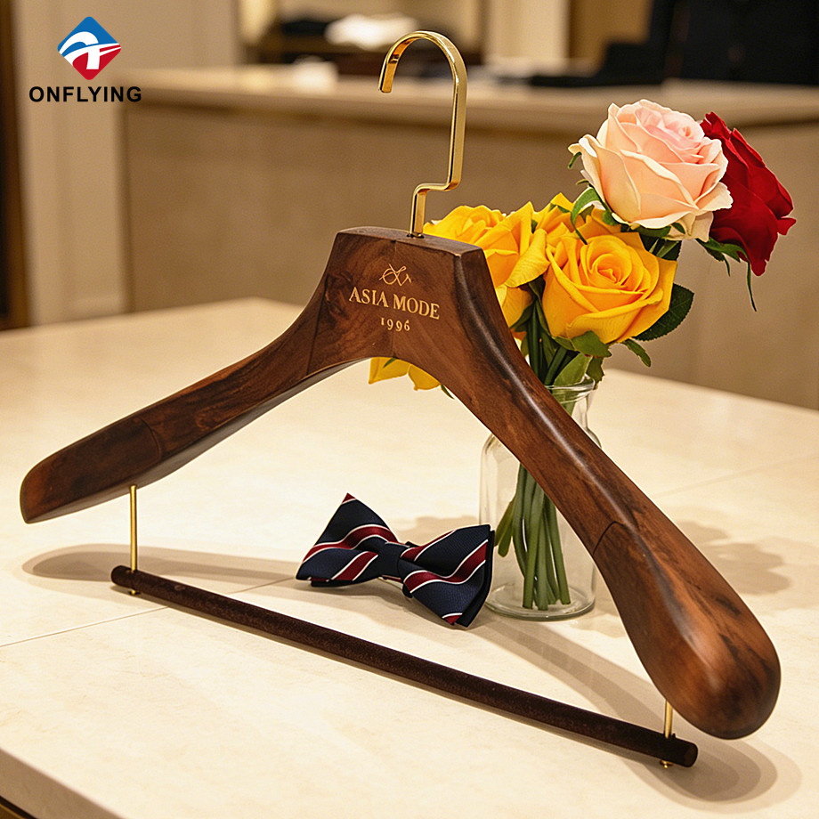 Venda quente personalizado de ombro largo premium vintage marrom terno cabide de madeira fábrica na China