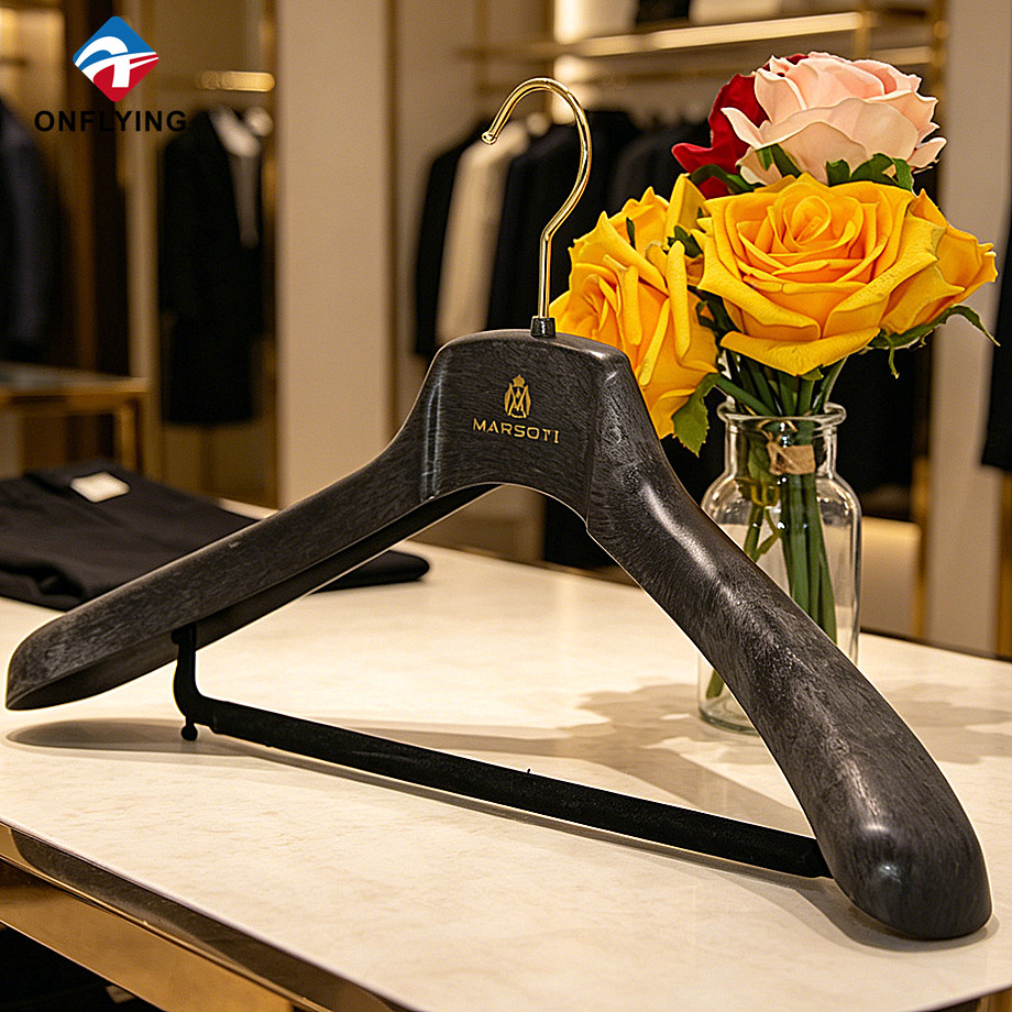 専門の生産スーツ ストア ヴィンテージ模倣木材 PS プラスチック ハンガー工場中国