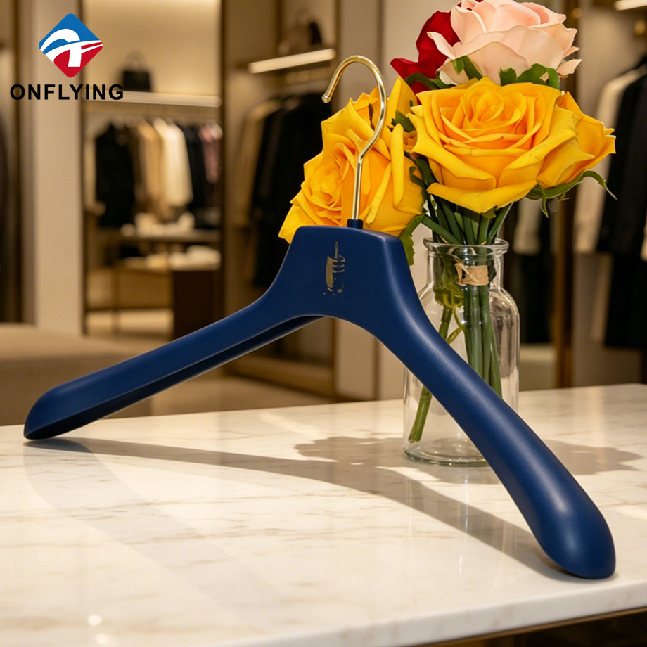 Cintre de veste en plastique ABS personnalisé enduit de caoutchouc, vente chaude, pour fournisseur de vêtements, Chine