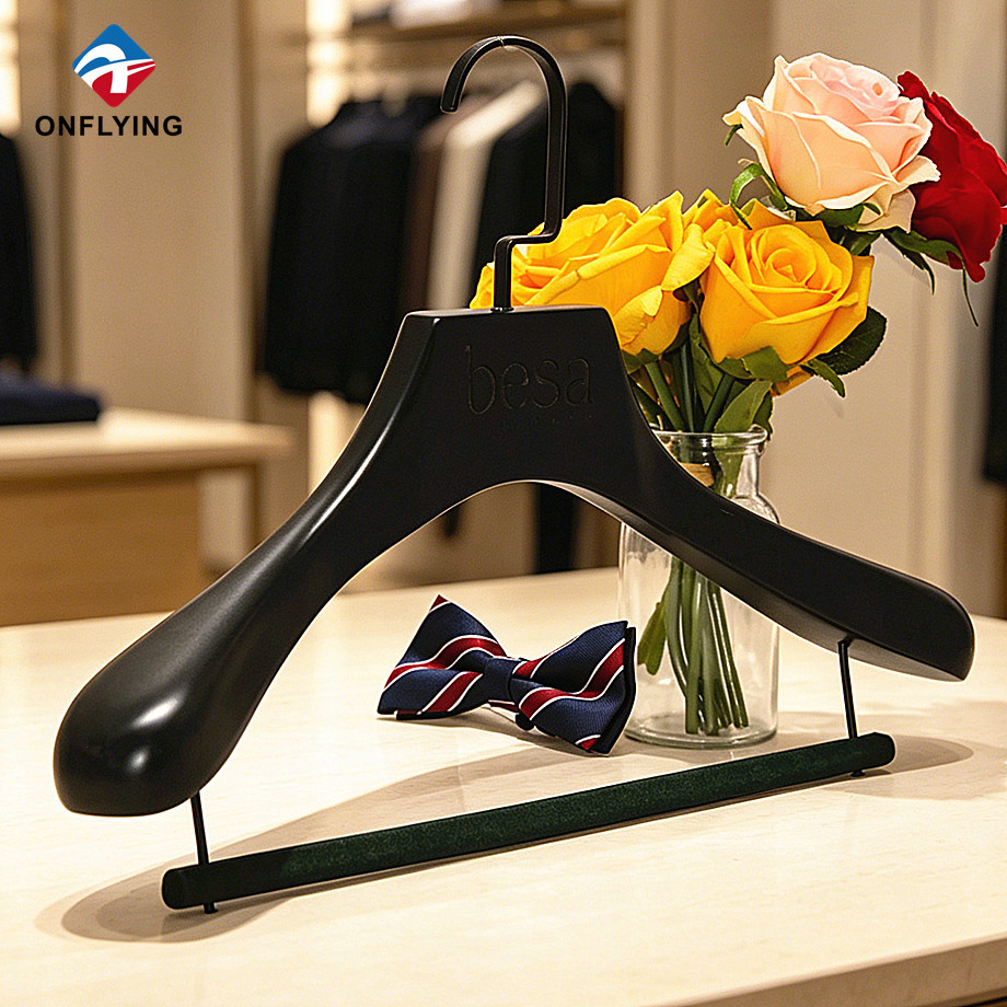 豪华男式定制宽肩光泽绿莲花木衣架中国工厂