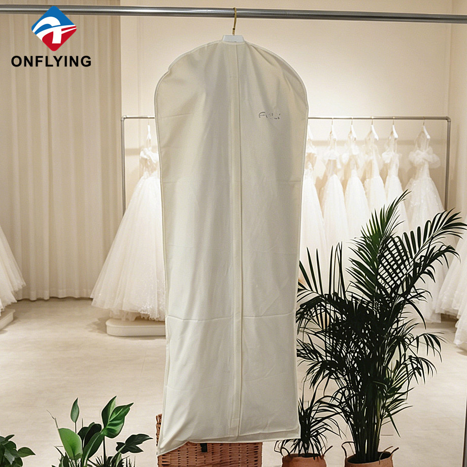 优雅婚纱店烫印银色标志天然棉礼服包袋供应商中国