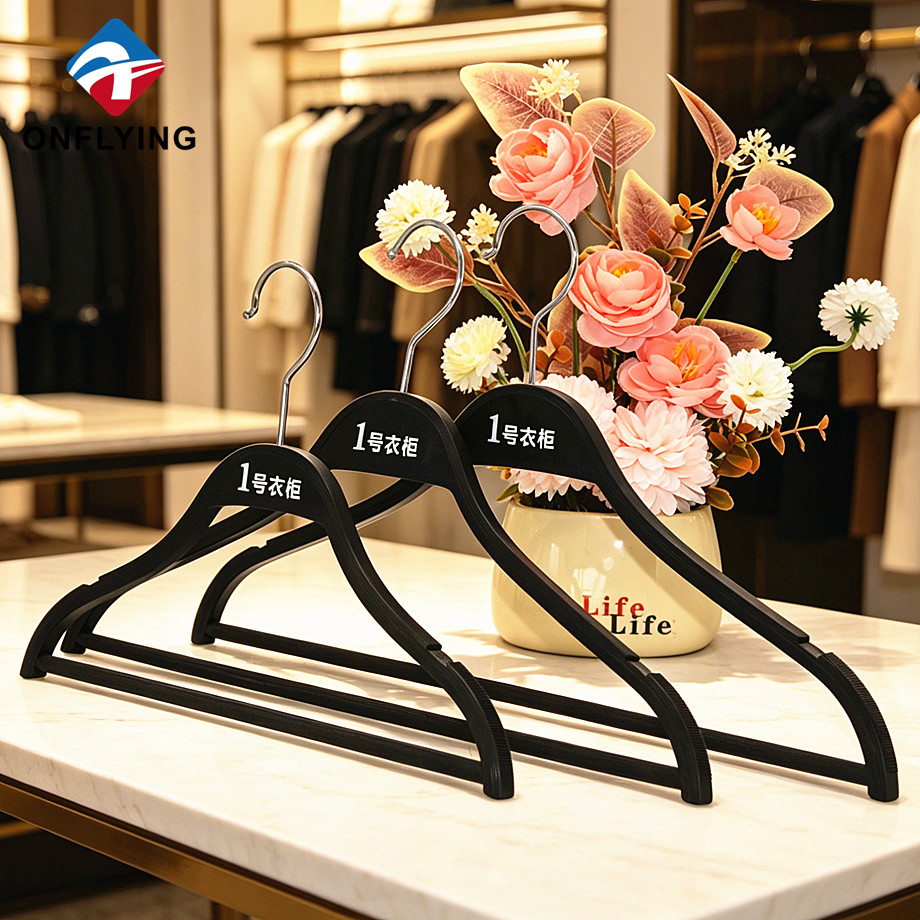 Luxus-Boutique-Shop für Hemden und Hosen für Erwachsene, drei Größen, schlankes Kleiderbügel-Set aus Kunststoff, Lieferant China