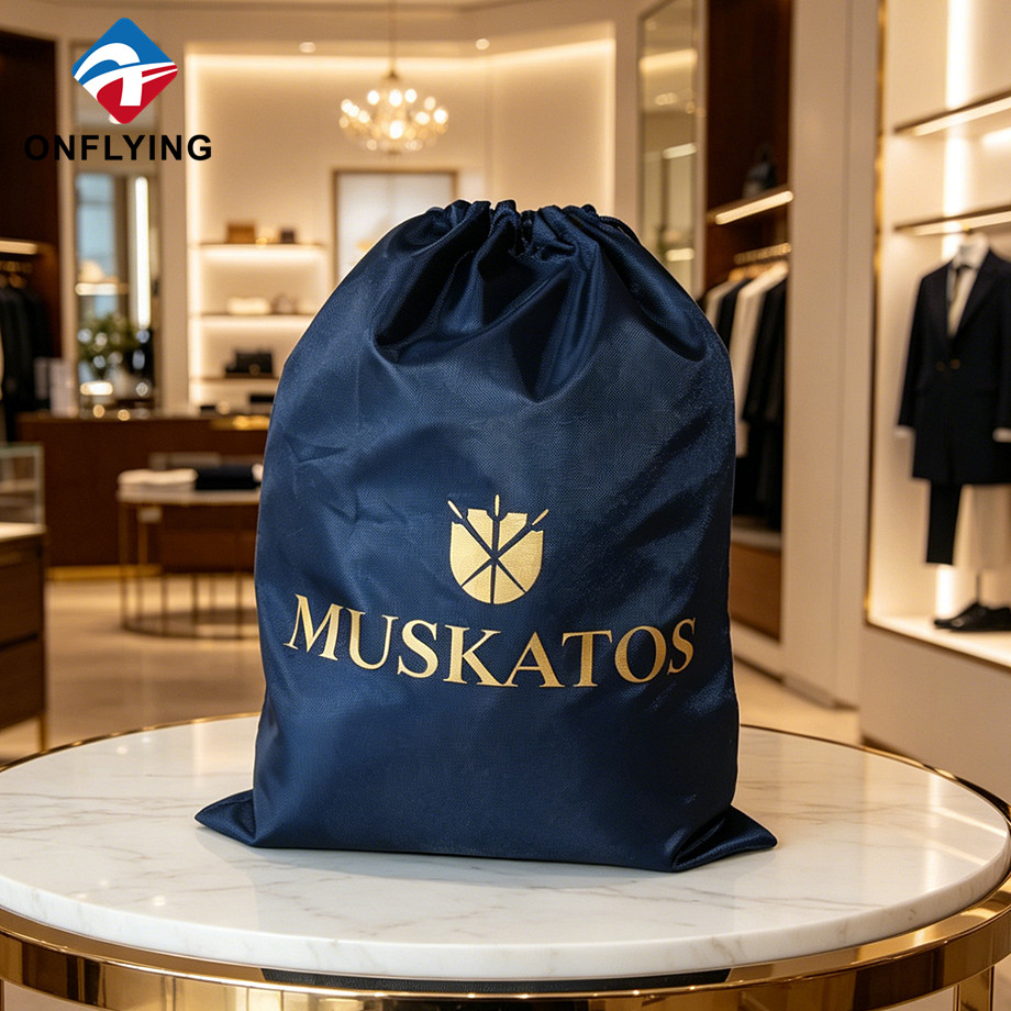 Usine imperméable de sac de polyester de cordon de poussière de vêtement de sac de Cinch de boutique de luxe Chine