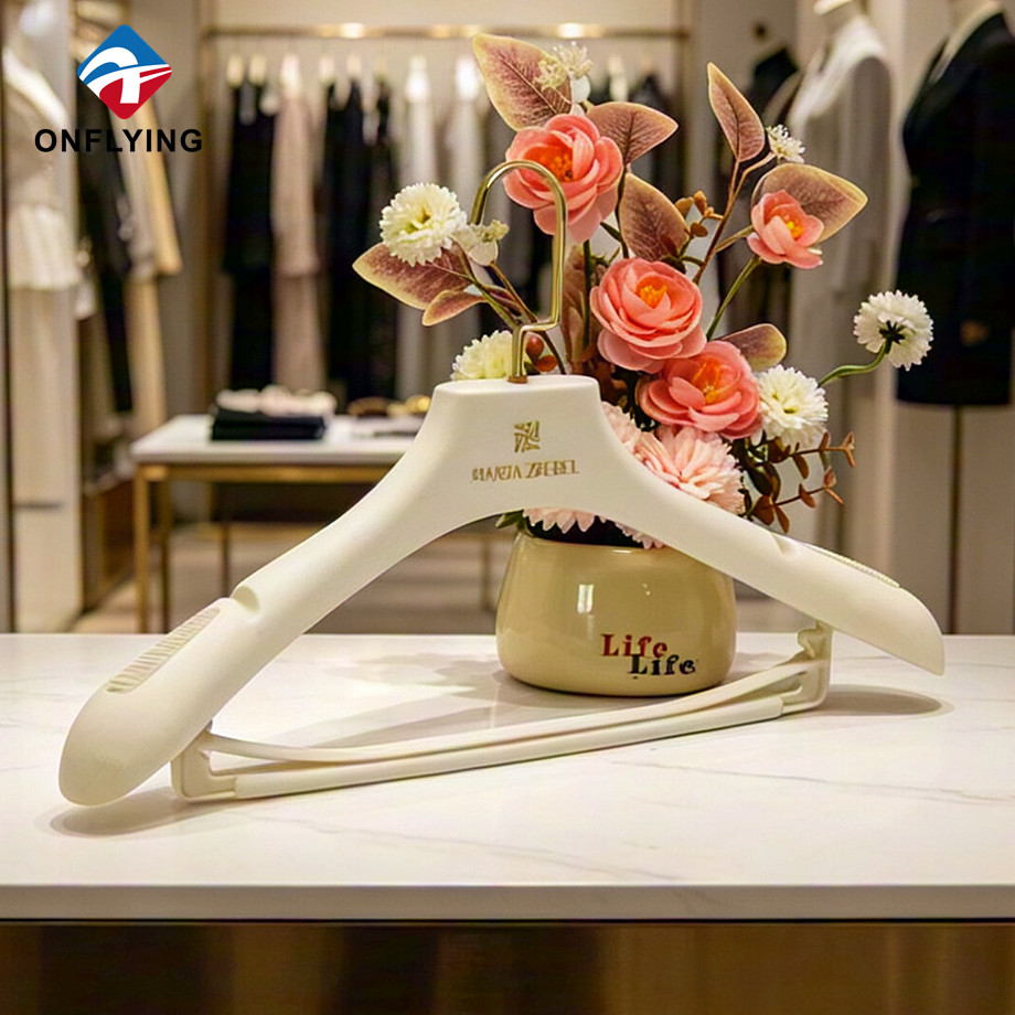 Luxury Thickened 360° Swivel Hook Suit Velvet Flocked Hanger with Trouser bar Supplier China