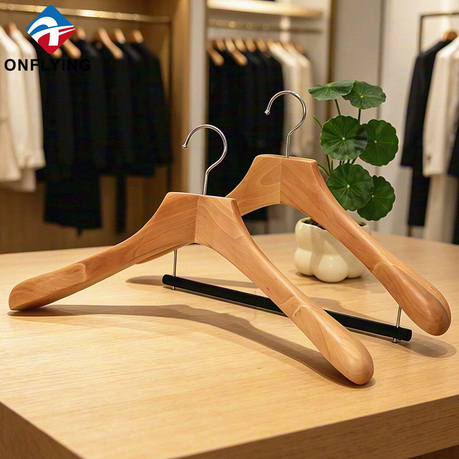 Hochwertiges, umweltfreundliches, handpoliertes Kleiderbügelset aus Naturholz mit individuellem Logo, Hersteller China
