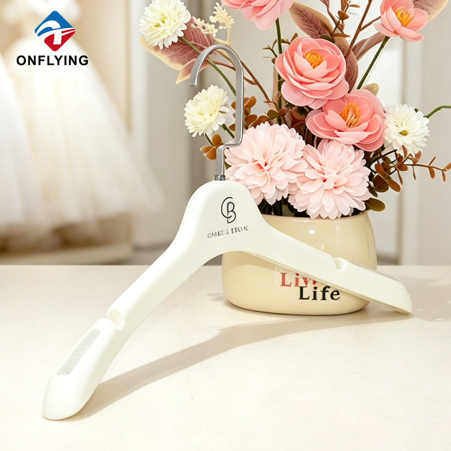 Fashionable Lady Anti-slip Rubber Coated Custom Plastic Dress Hanger with logo Supplier China - COPY - 7ipesc