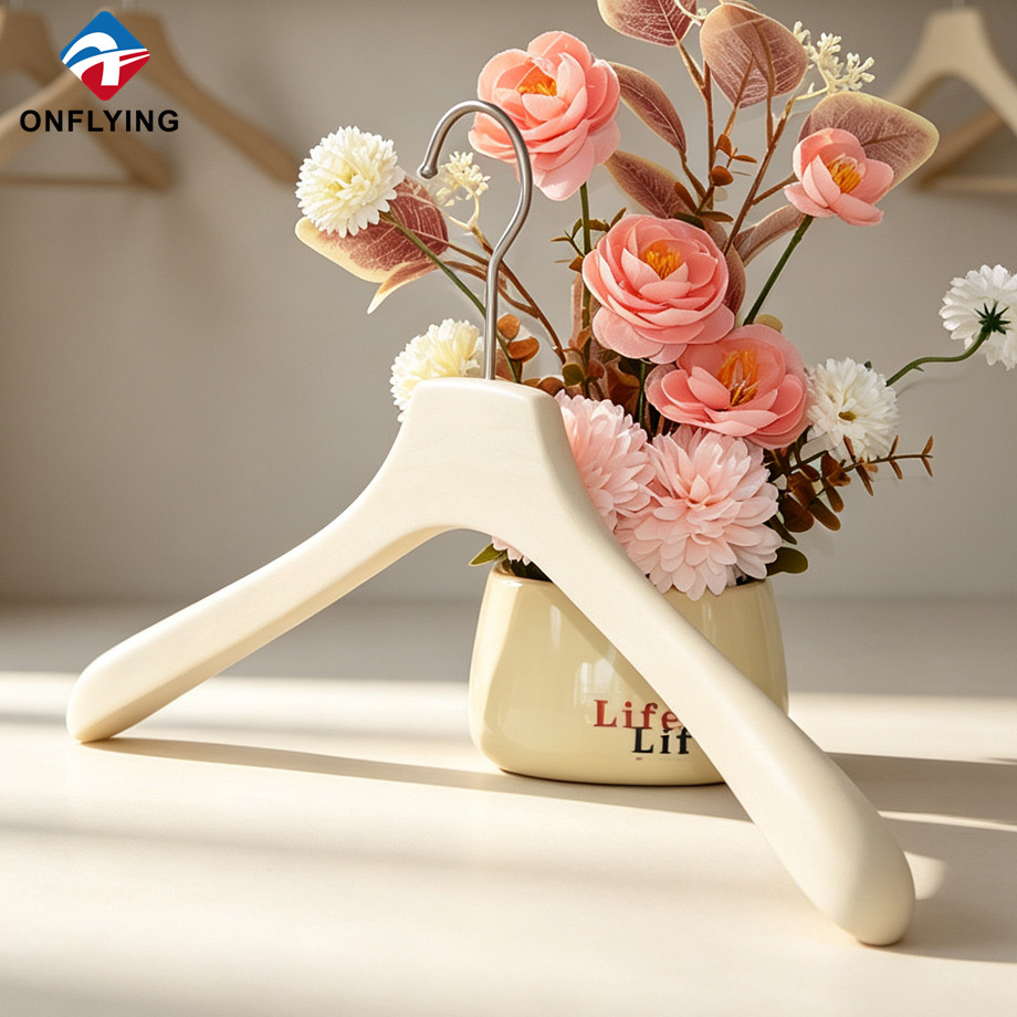 Custom Color Garment Shop Smooth Glossy Texture Clothes Resin Garment Hanger Factory China