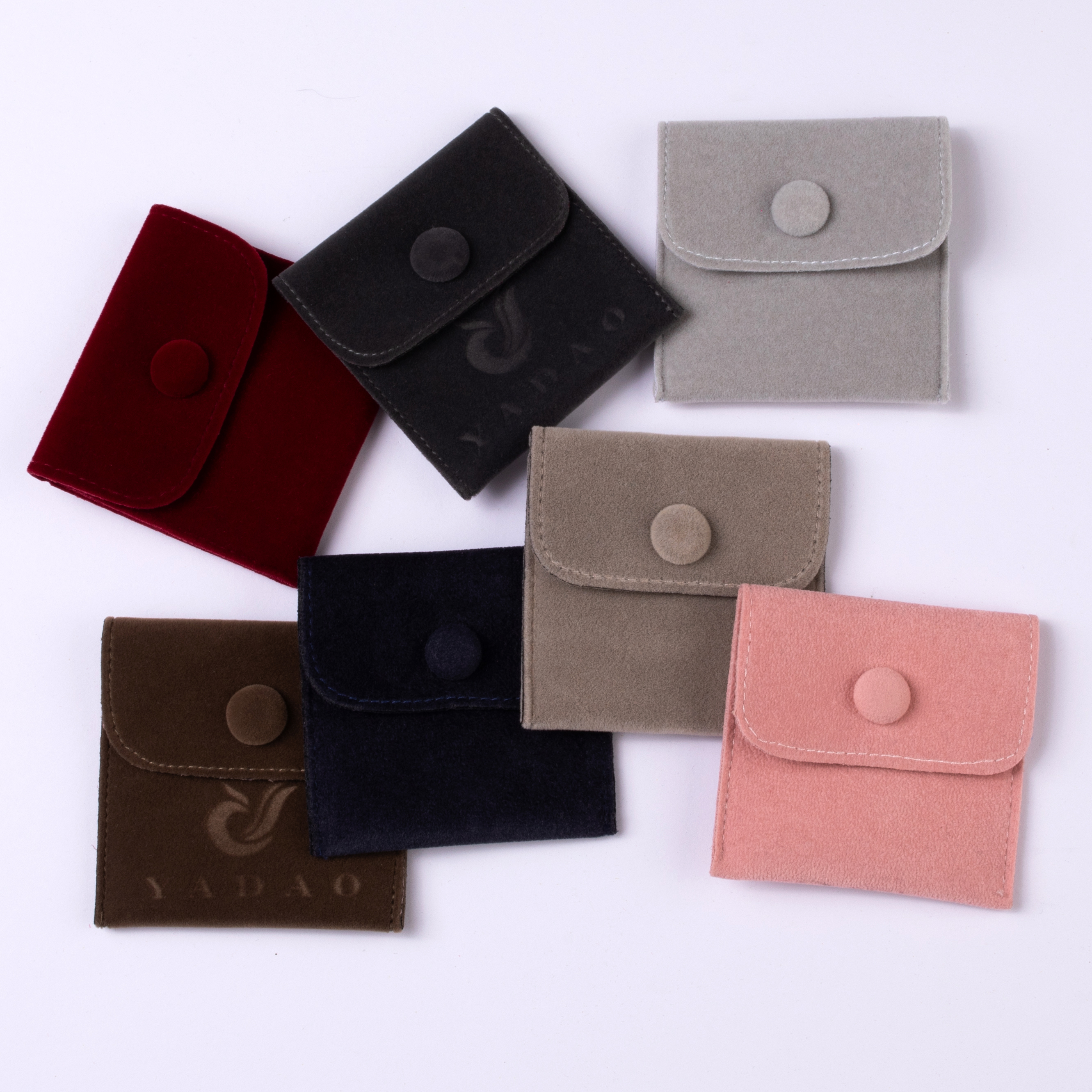 2022 pochette à bijoux en velours de conception de couleur personnalisée avec bouton-pression pour Bracelet collier petit Moq