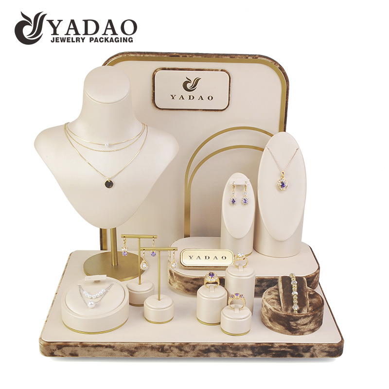 luxury jewelry display pu leather with metal jewelry display window display jewelry exhibition