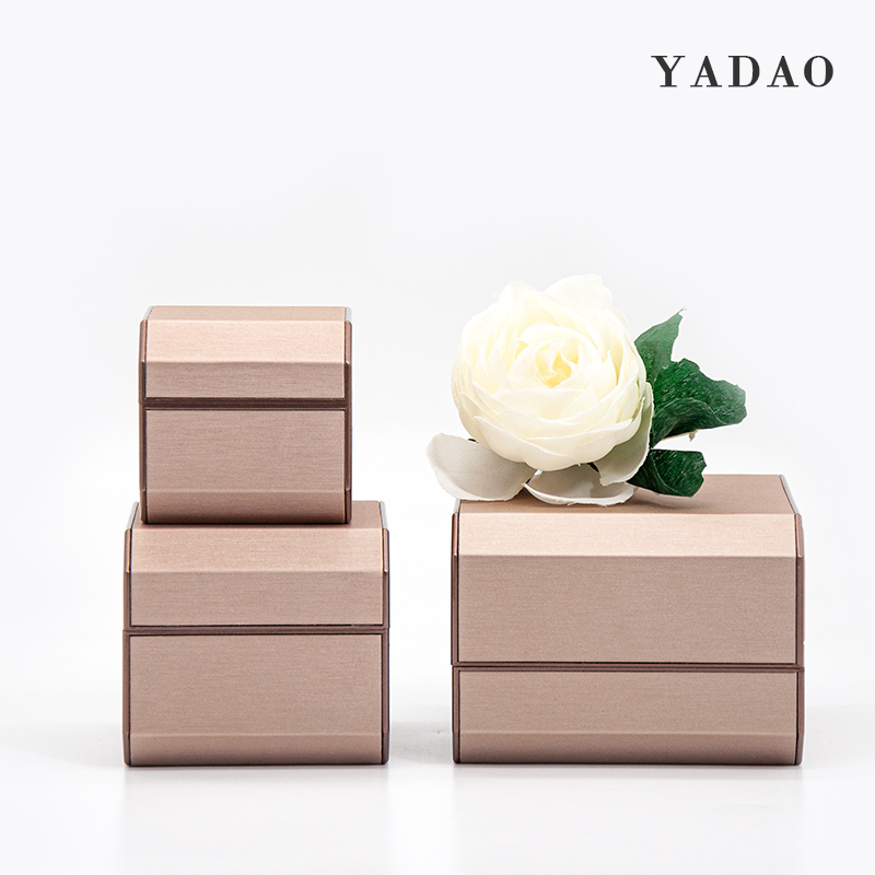 تصميم جديد أزياء الربيع والمجوهرات التعبئة والتغليف الفاخرة حلقة قلادة مربع