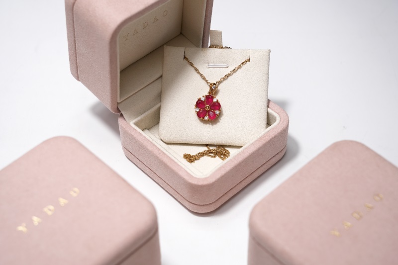 الوافدين الجدد الفاخر الوردي ستوكات الراقية خاتم الماس المويسانتي أقراط مربع التعبئة والتغليف