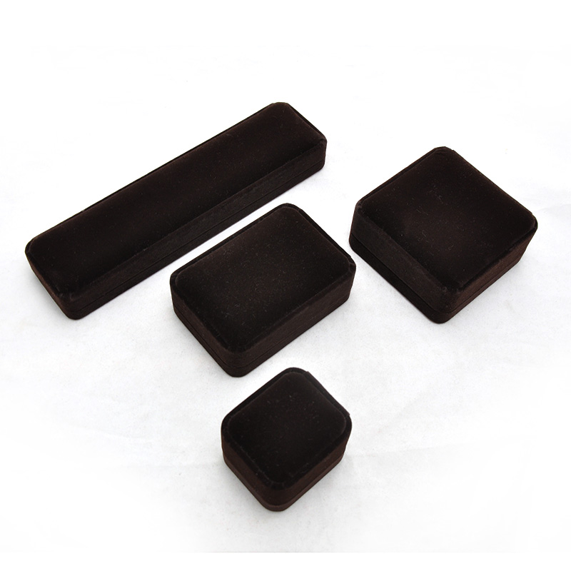 Luxury Jewelry Box Gift Packaging Ring Plastic Box with Customized Logo and Material