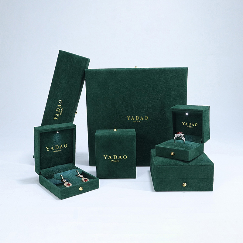 الجملة صندوق مجوهرات مخصص ضوء أدى حلقة أقراط قلادة الإسورة سوار صندوق مخملي