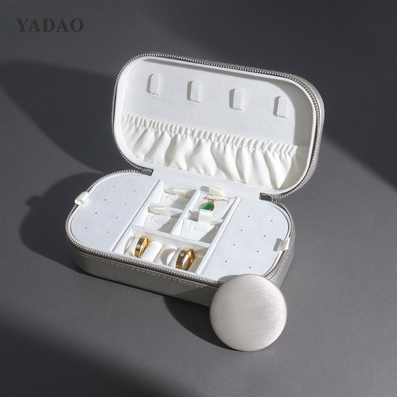 صندوق تخزين متعدد الوظائف مصنوع من جلد البولي يوريثان سهل الحمل أثناء السفر مع مرآة وأفكار هدايا بأي لون